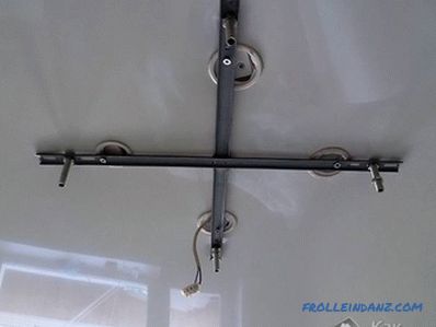 Kako objesiti luster na strop (na kuku, sa šipkom) + fotografija