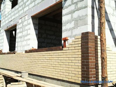 Kuća od glinastog betona uradite sami