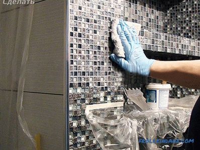 Kako ukloniti silikonski zaptivač iz akrilnog kupatila, pločica, odjeće
